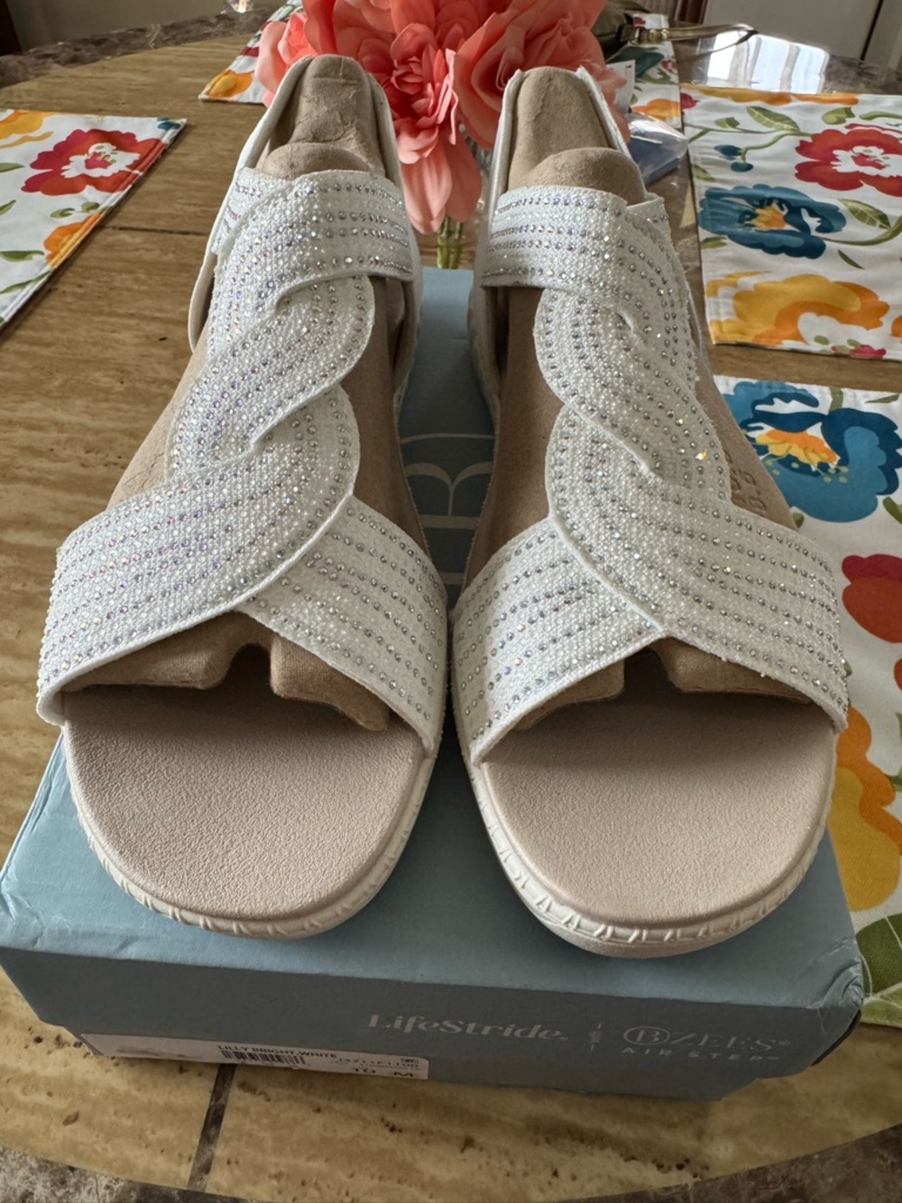 Life Stride Women's White Rhinestone Comfort Sandals 10 M NIB